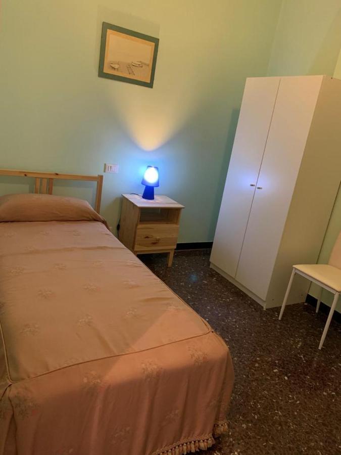 ジェノヴァ Dolce Notte, Near San Martino Hospital Bed & Breakfast エクステリア 写真