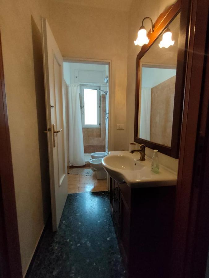 ジェノヴァ Dolce Notte, Near San Martino Hospital Bed & Breakfast エクステリア 写真